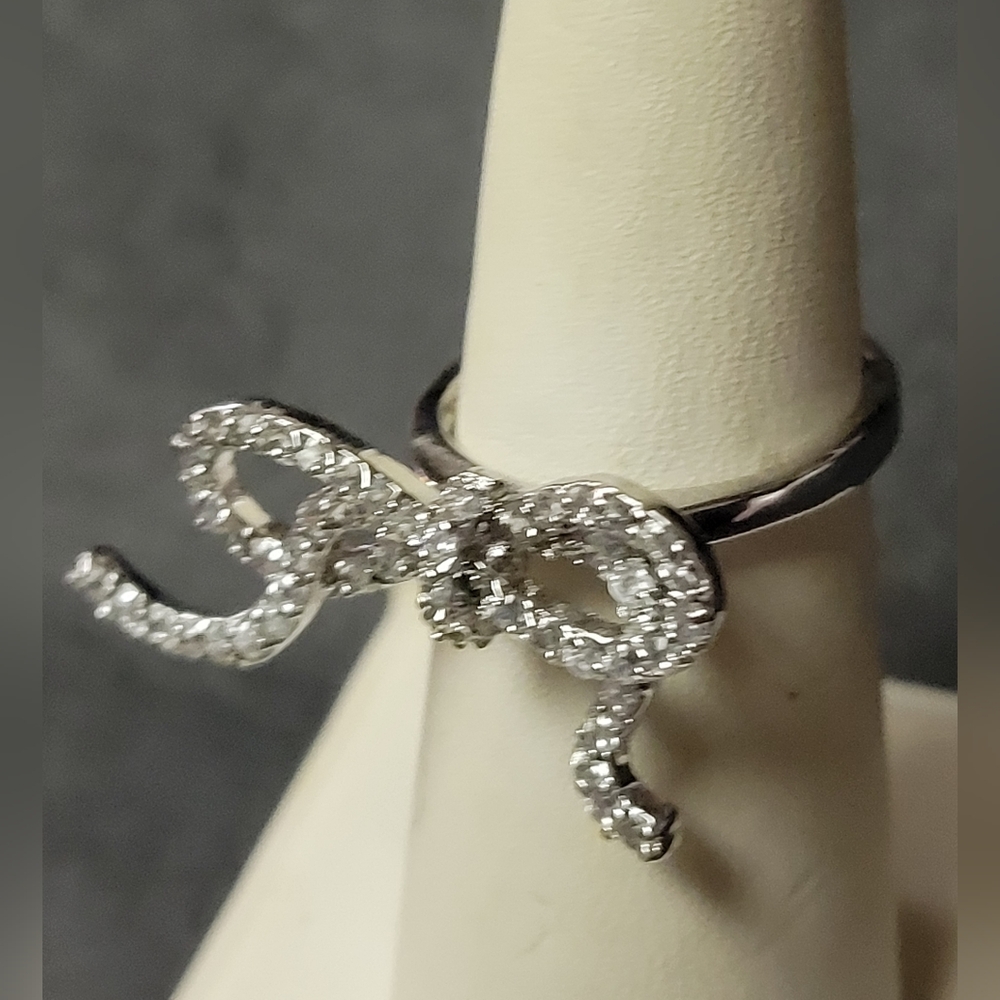 Nolan Miller Signed Silver Crystal Bow Ring Sz. 7, New - Picture 4 of 7